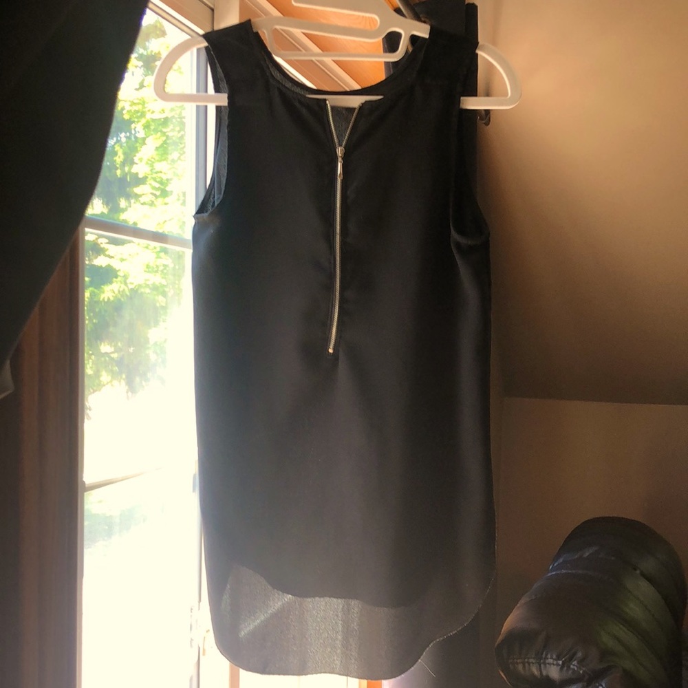 Small Women’s sleeveless Black Blouse front zipper detail.